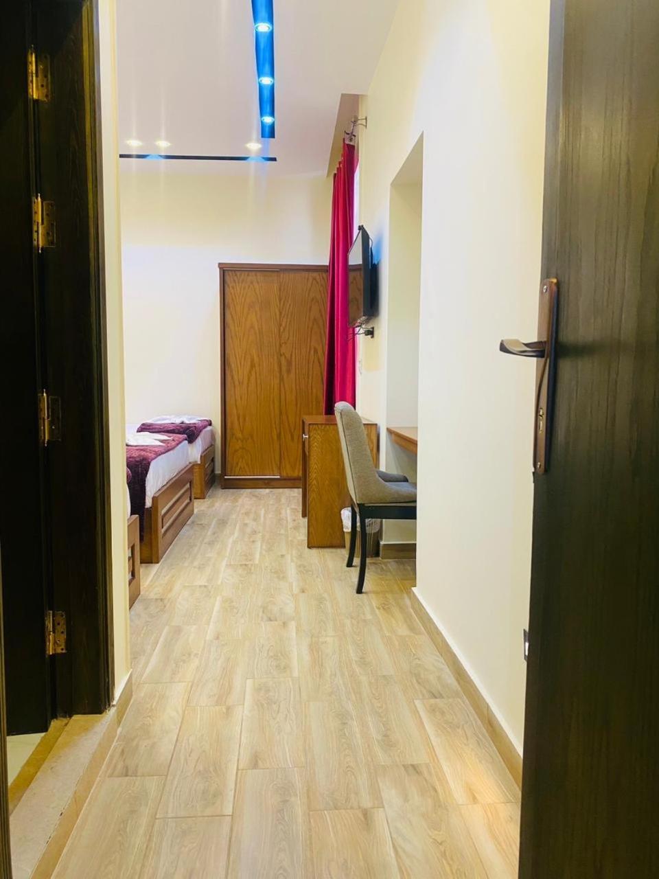 Hola Boutique Hotel